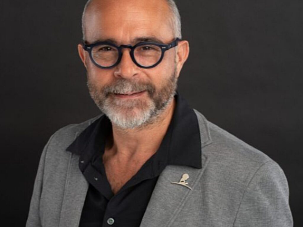 Skiniotis2 Epng