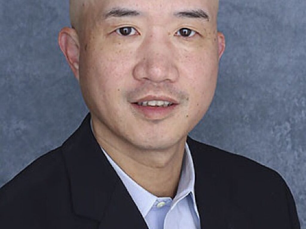Zheng Named Associate Director for Population Sciences Research